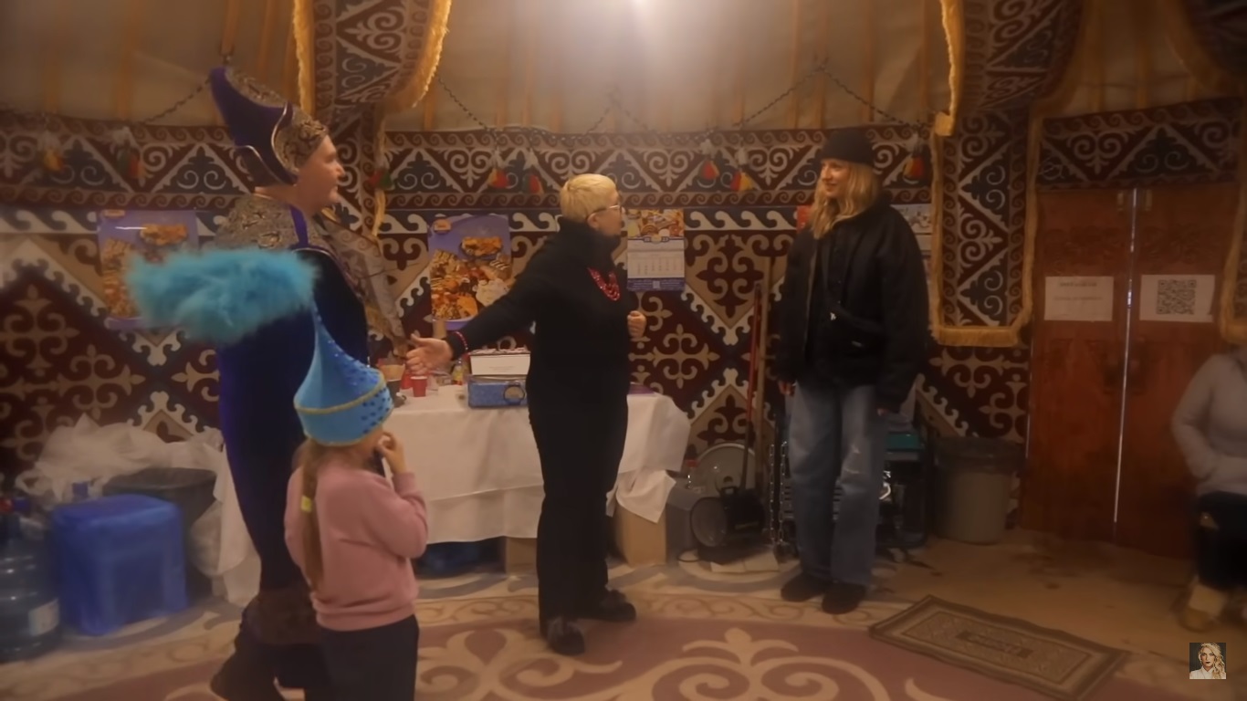 &quot;Выдержала удар&quot;: Леся Никитюк побывала в необычной юрте несокрушимости